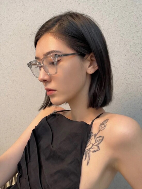 雅丽的克罗眼镜
