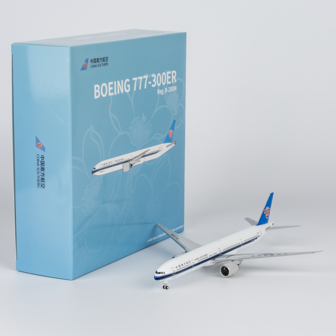 CSAIR 1:400 南航777-300ER合金航模，细节拉满的硬核收藏品！_航模_