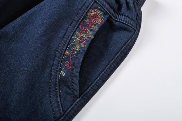 Quần cotton trung niên của phụ nữ quần áo mùa đông quần mẹ bà cộng với quần nhung dày tuổi già quần thun quần jean nữ ống suông hàn quốc
