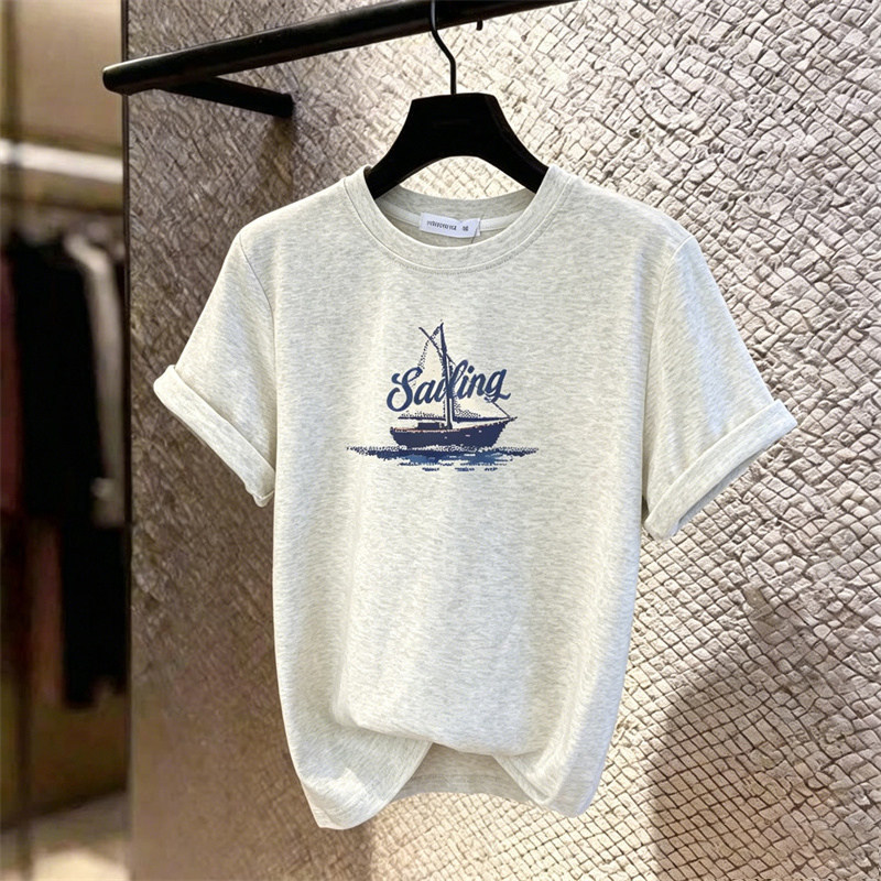 Trendy Brand Versatile Short-Sleeve T-Shirt for Women, Summer Design with Pixel Sailboat Print, Slim-Fit Top