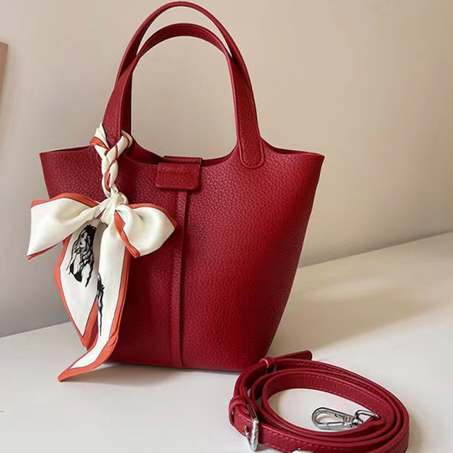 Wine red bride wedding portable bucket bag female 2022 new large-capacity vegetable basket hand bag autumn and winter