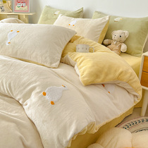 Small frescoed winter thickened coral suede bed with four pieces of flange suede embroidered covered milk suede bed with three sets