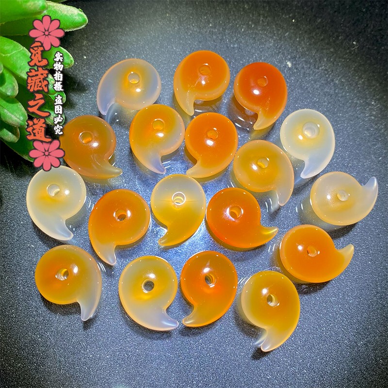 Natural Agate Yellow Hook-Shaped Pendant Ice Candy Color High Oil Shine Necklace Bracelet Pendant Jewelry