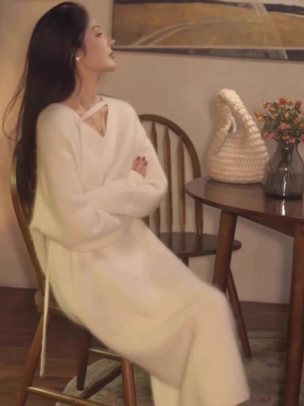 French-Style Knitted Dress for Women in Autumn and Winter, Paired with a Coat, Lazy Style, Soft and Long Sweater Dress, Base Dress