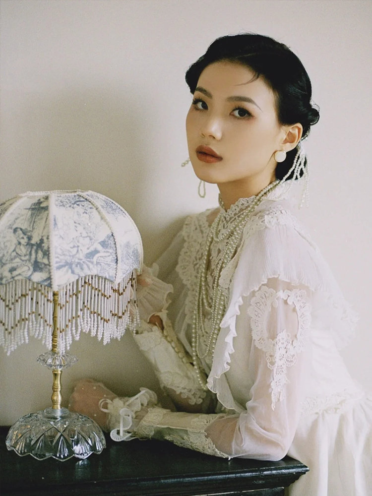Retro classic lace wedding dress suitable for photo sessions, 80 years, long sleeve, french style, lace dress Retro classic lace wedding dress suitable for photo sessions, 80 years, long sleeve, french style, lace dress