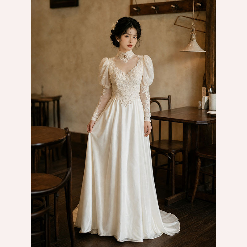 Vintage White Light Wedding Dress for Bride, French-Style Photoshoot, High-End, Elegant, Niche, Banquet, Forest-Style Going-Out Dress Vintage White Light Wedding Dress for Bride, French-Style Photoshoot, High-End, Elegant, Niche, Banquet, Forest-Style Going-Out Dress