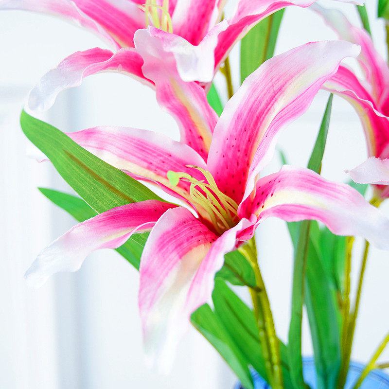 Single fake flower Perfume Lily simulation lily flower decoration bouquet silk flower plastic flower living room table decoration floral art