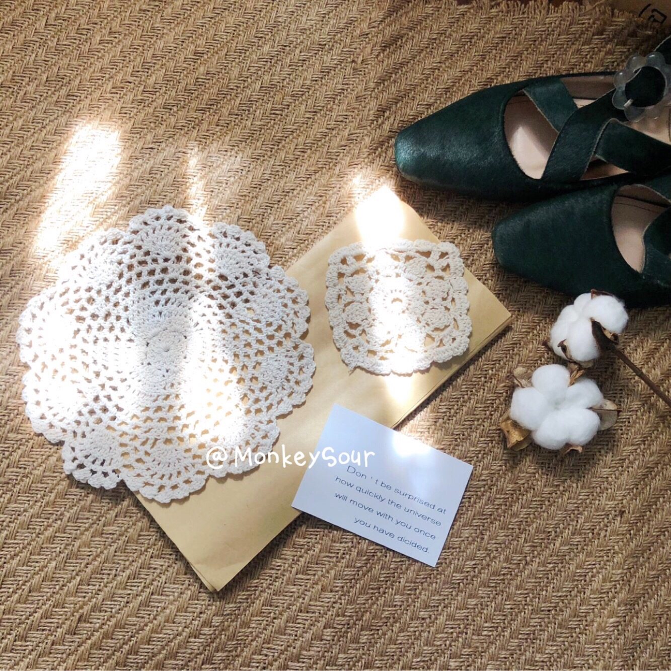 INS wind all handmade cotton hemp crochet needle crochet round lace cutout lace mat decorative posing background mat