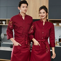 Красный лонгслив, фартук