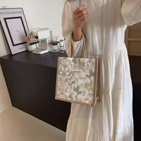 Маленький, полиуретановый, зеленый, в цветочек