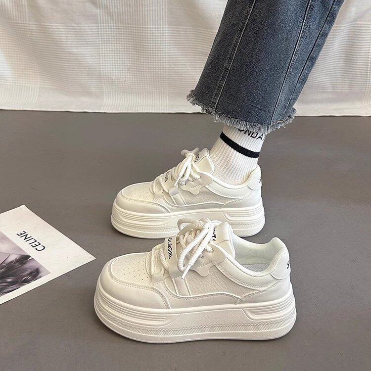 Белые туфли-маффины; женская осенняя обувь; новинка 2025 года; стильная повседневная обувь на платформе с юбкой; открытые ноги; спортивная обувь маленького размера 34
