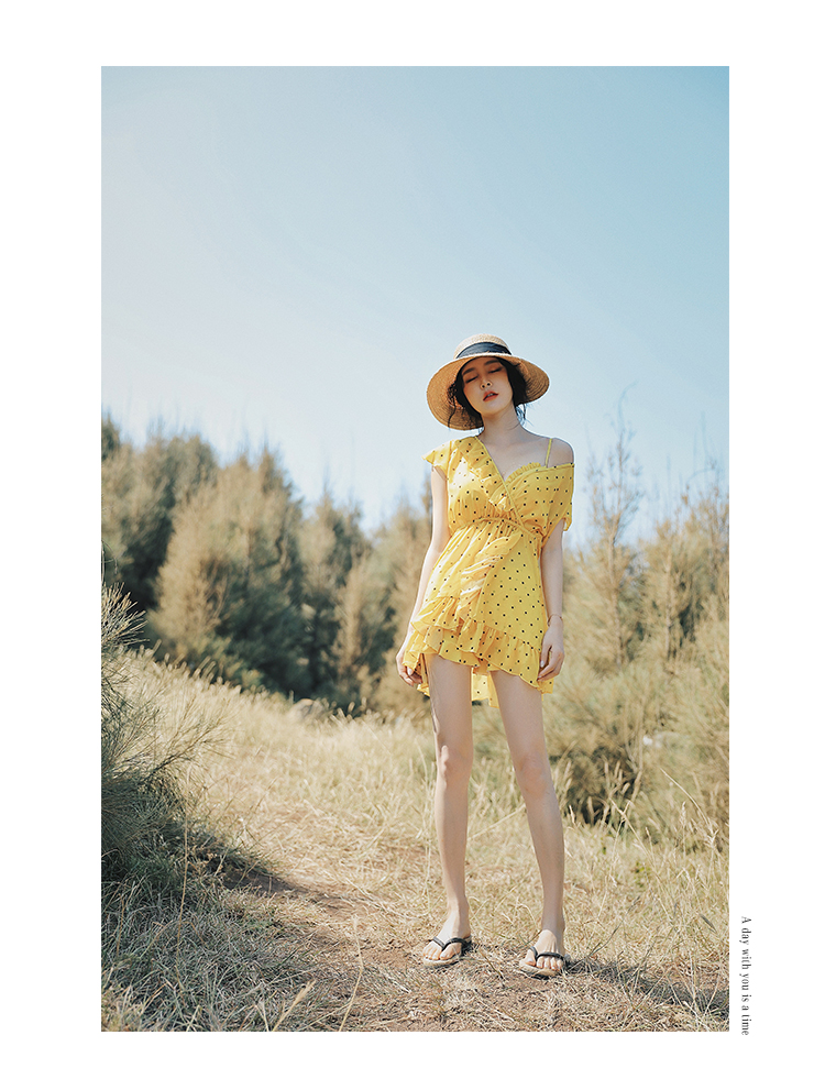 Bộ đồ bơi nữ 2019 Bộ đồ bơi mới ba mảnh mùa xuân nóng bỏng bên bờ biển siêu cổ tích bãi biển gợi cảm hè - Vài đồ bơi 	đồ đôi gia đình đi biển