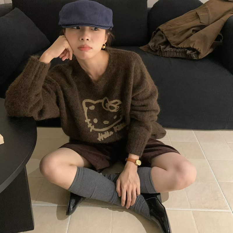 Hello Kitty Long-Sleeved Knitwear for Women, New Autumn Design, Age-Reducing Round Neck Sweater