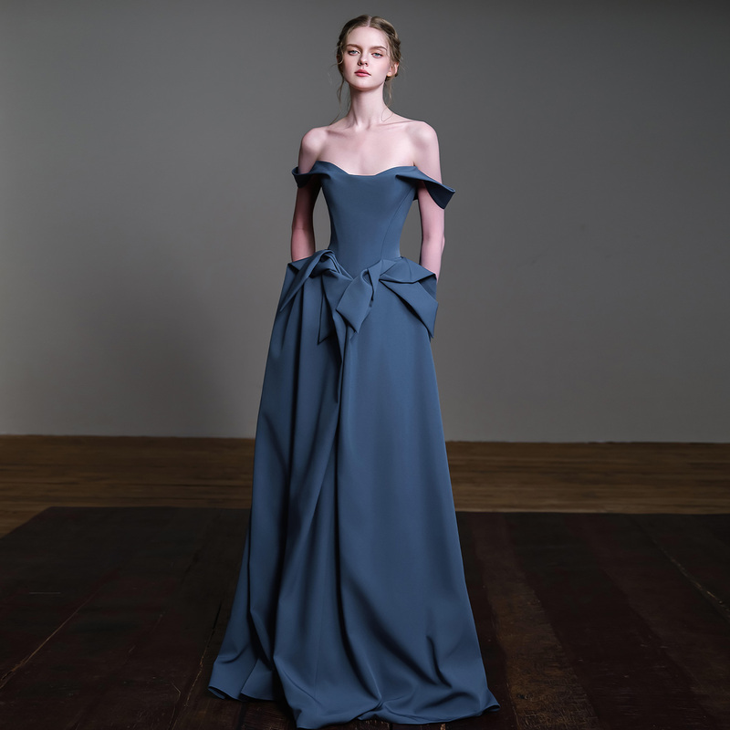 Blue Off-The-Shoulder Evening Dress for Women, Designed with a Unique Style, Waist-Cinching, Suitable for Birthday Parties, Art Exams, Banquets, Bridal Engagements, and Toasting Ceremonies Blue Off-The-Shoulder Evening Dress for Women, Designed with a Unique Style, Waist-Cinching, Suitable for Birthday Parties, Art Exams, Banquets, Bridal Engagements, and Toasting Ceremonies