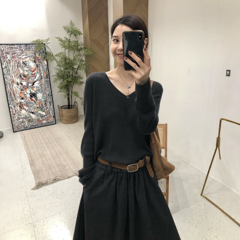 Korean-Style Soft Wool Knit Sweater, Loose V-Neck Smart Knit Top Korean-Style Soft Wool Knit Sweater, Loose V-Neck Smart Knit Top