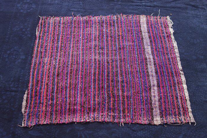 Home Sonic Penthouse Seeking to know the Miao ethnic embroidered sheet silk thread manually pick up the whole sheet 45 * 35cm c-42