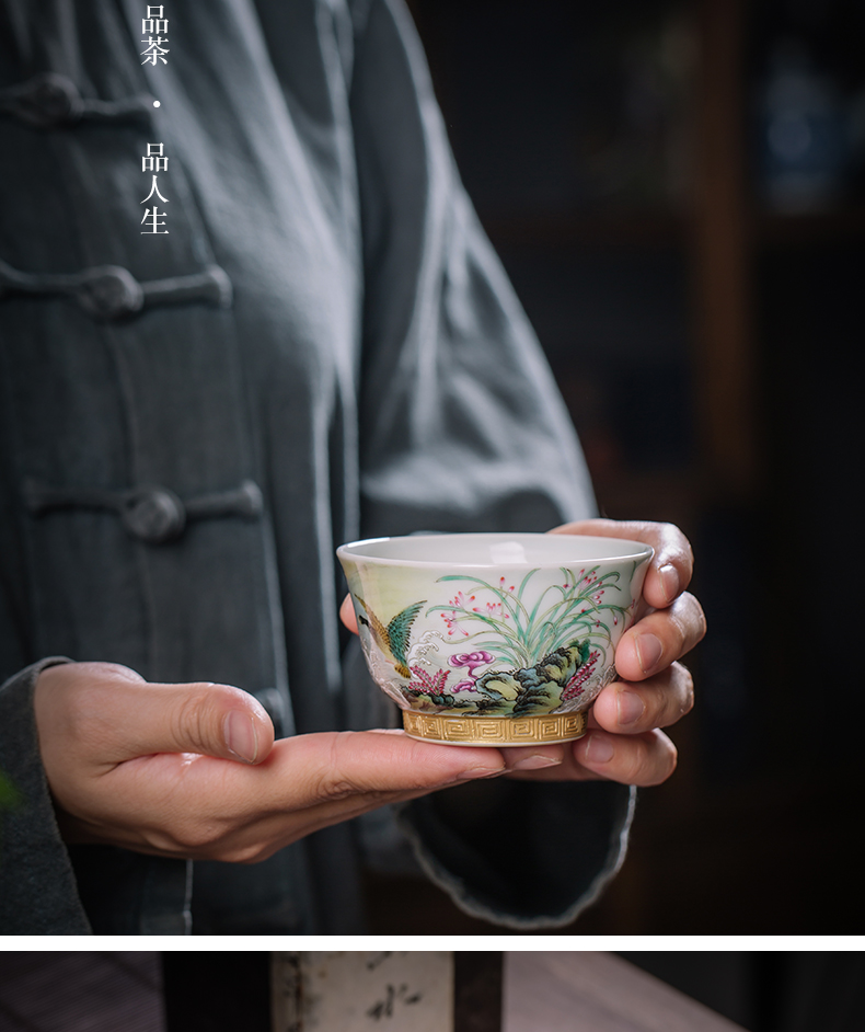 The Master single CPU kung fu tea tea cups of jingdezhen ceramic paint by hand carving pastel colored enamel bowl