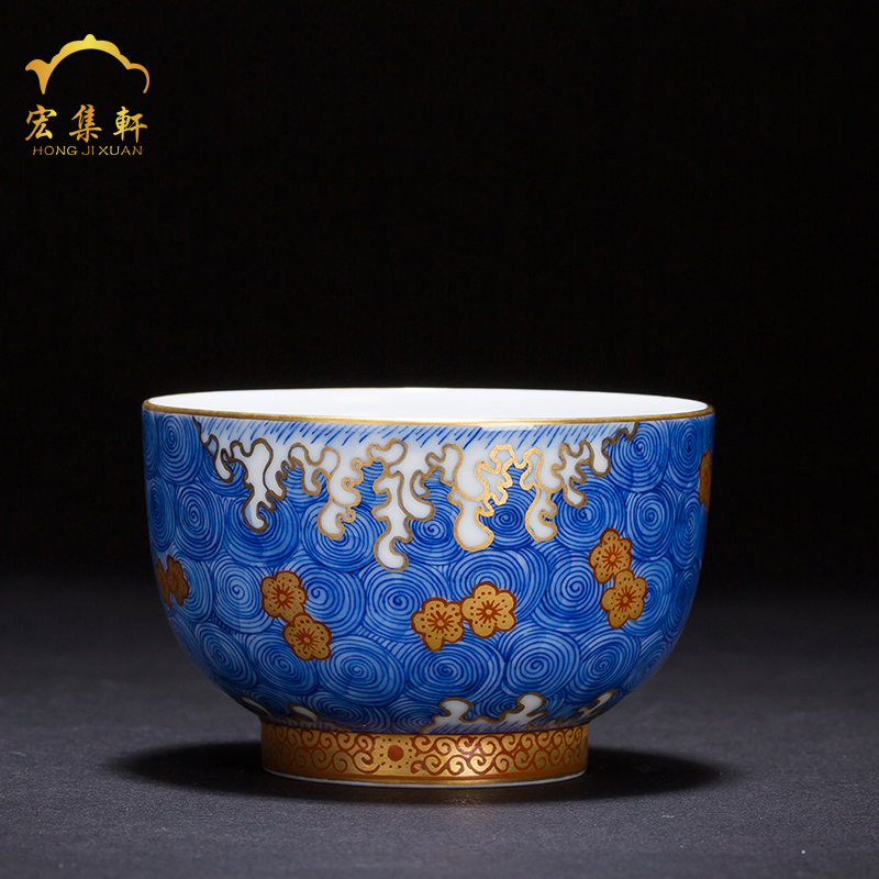 Small glass ceramic cups sample tea cup master cup single CPU jingdezhen blue and white paint pure manual. A cup of tea