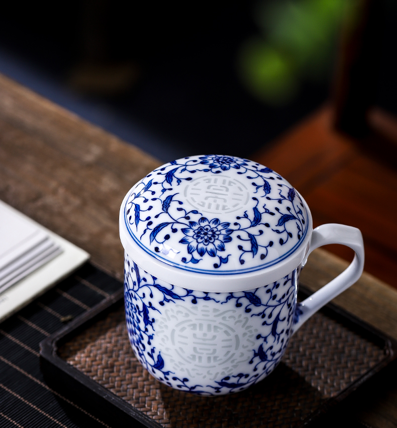 Jingdezhen ceramic cup every hatch cover cup all hand man high - capacity office teacups hand - made porcelain linglong cup