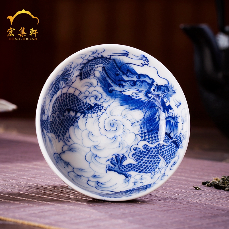 Ceramic cups jingdezhen blue and white porcelain teacup pu - erh tea cup hand - made large - sized longfeng sample tea cup master cup single CPU