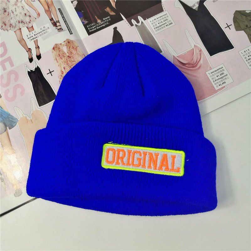 Klein Blue and South Korean version of the new round car label Hair Line Hat Tide Women Cloth Sticker Letters Hat Fashion Knitted Hat Lady