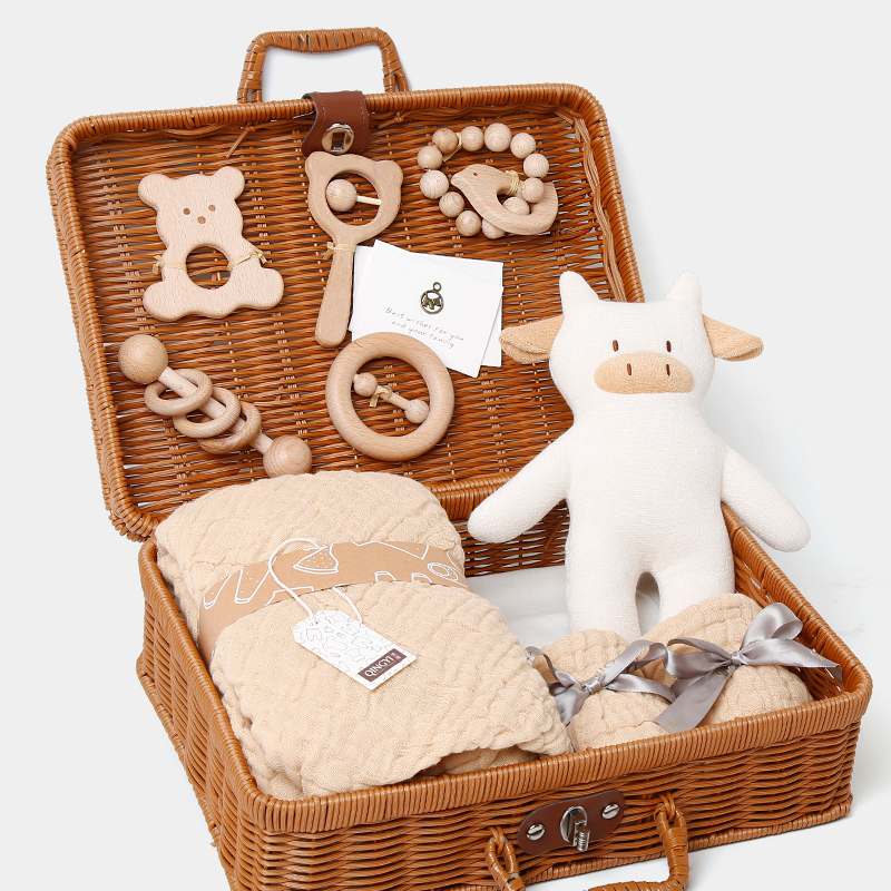 Baby Gift Wood Toy Gift Box Newborn Full Moon Gift Pure Cotton Bath Towels Clothing 1st Year Hand Big Gift Bag
