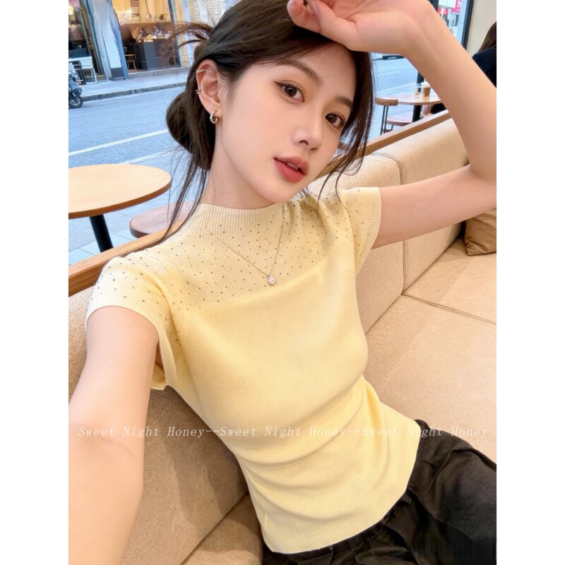 2026 Spring New Style Diamond-Encrusted Sequin Half-Turtleneck Short-Sleeve Knit Top for Women, Slim Fit, Elegant and High-End Feel 2026 Spring New Style Diamond-Encrusted Sequin Half-Turtleneck Short-Sleeve Knit Top for Women, Slim Fit, Elegant and High-End Feel