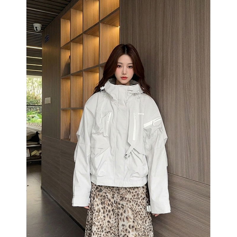 Fuyan White Outdoor Jacket for Women 2026 New Model Three-In-One Windproof and Waterproof Hiking and Mountaineering Jacket