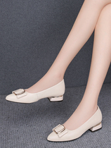 Low-heeled single shoes womens leather soft-soled summer 2022 slip-on beige casual flat-bottomed temperament high-heeled shoes