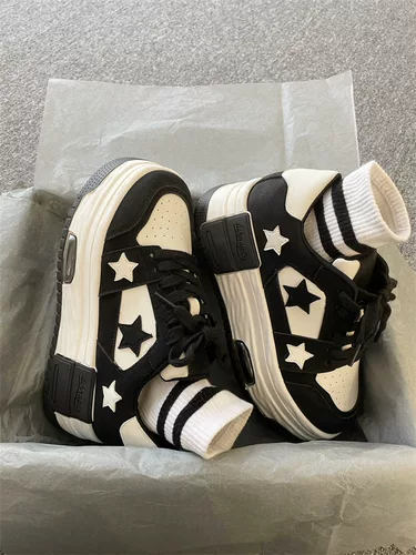 Спортивная летняя небольшая белая спортивная обувь, высокие кроссовки на платформе