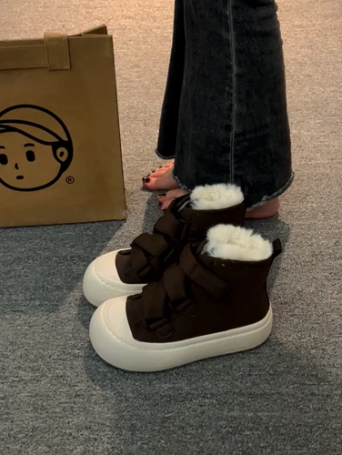 Удерживающие тепло нескользящие утепленные короткие сапоги на липучке на платформе