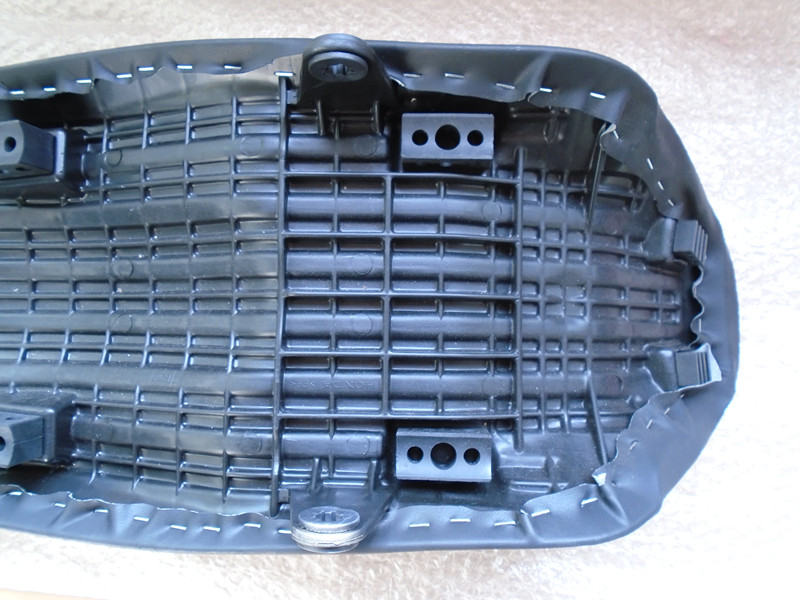 Áp dụng cho xe máy Sundiro Honda CB125 sắc nét 彪 SDH125-53-53A lắp ráp đệm ghế yên - Đệm xe máy tấm che yên xe máy