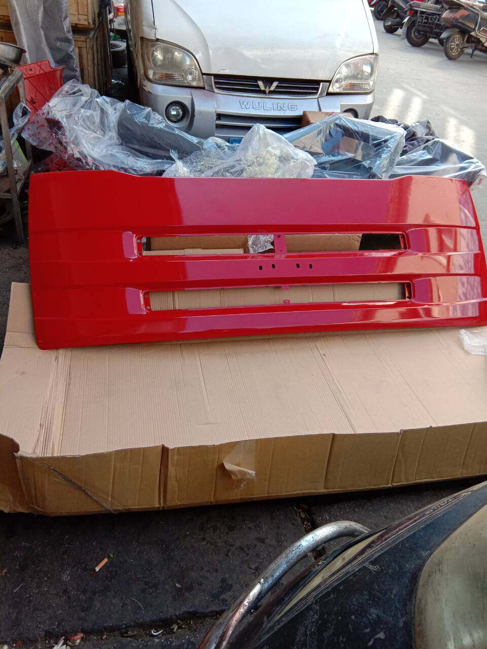 Liuqi original parts Balong heavy truck 507 Chenglong M5 front panel hood front cover