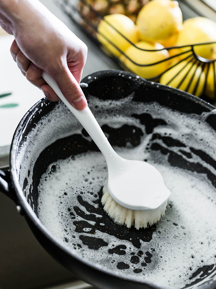 2 packs of pot brush god artifact pot washing pot brush household dish washing god artifact long handle brush bowl brush to clean the kitchen with non-stick oil