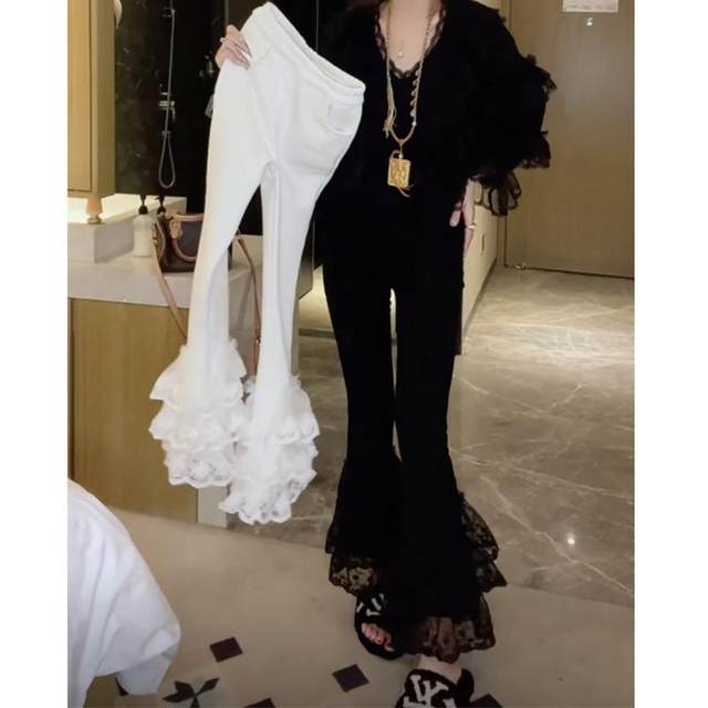 Elastic waist casual nine-quarter pants with lace