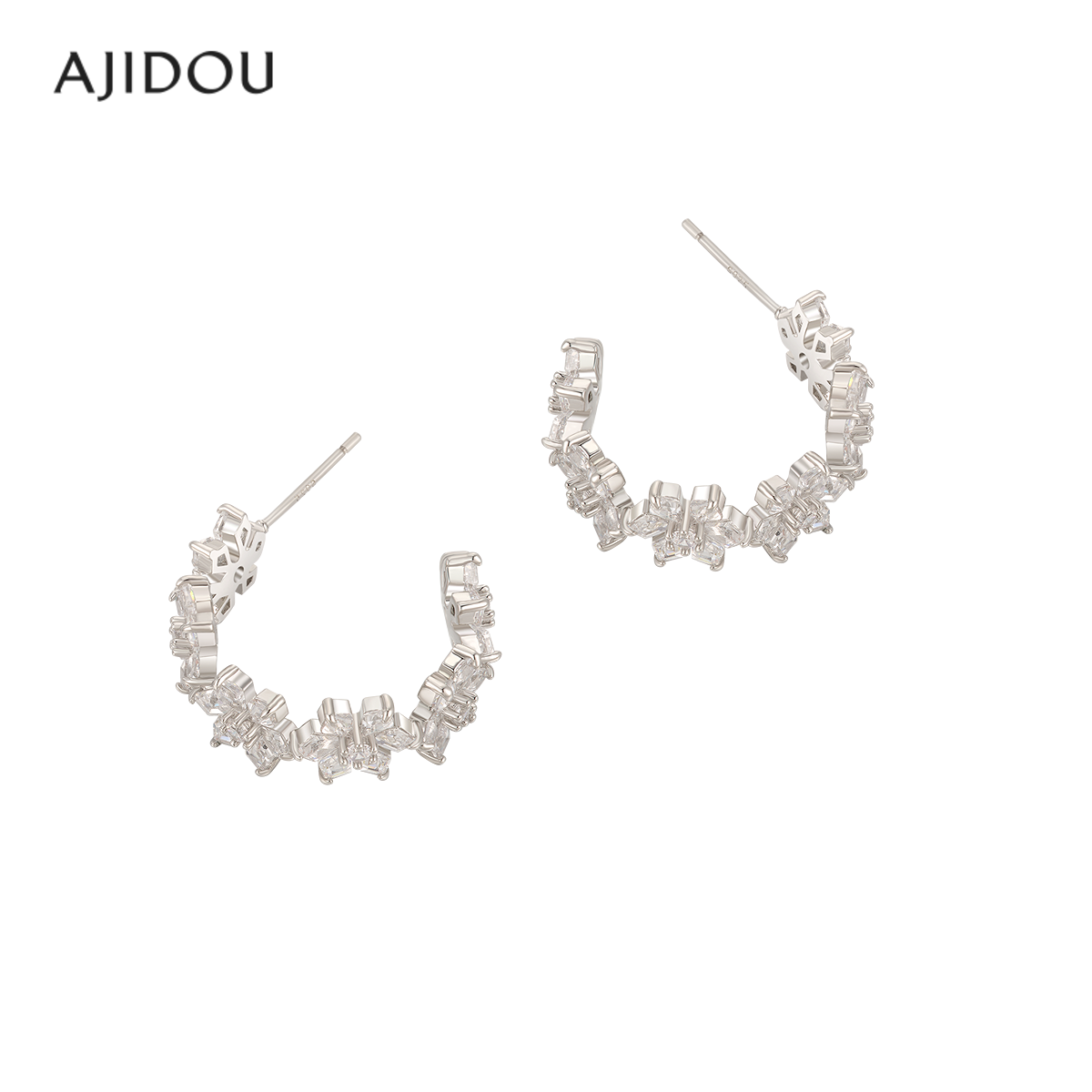 美国独立『设计师』匠心之作:橄榄绿耳钉的优雅演绎