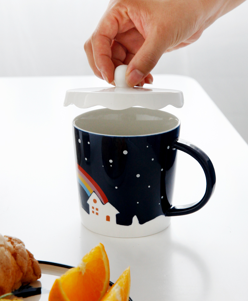 Creative move ceramic keller cup with cover trend of drinking a cup of coffee cup men 's and women' s cereal breakfast cup