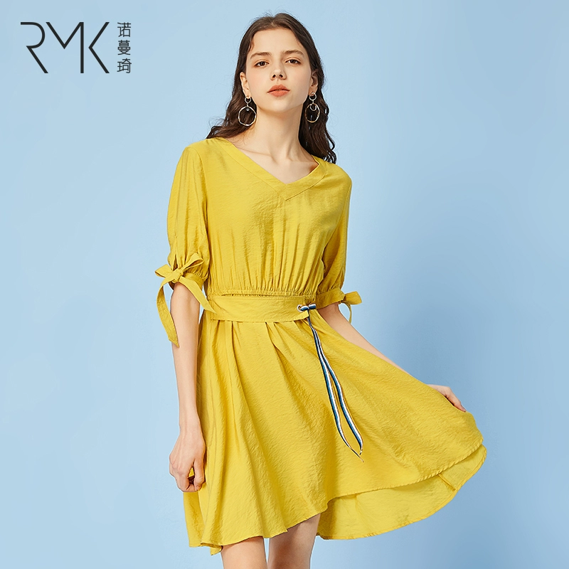 Váy thời trang nửa tay băng bó của Norman Qi mùa hè mới eo cao là váy xếp ly cổ chữ V mỏng - váy đầm