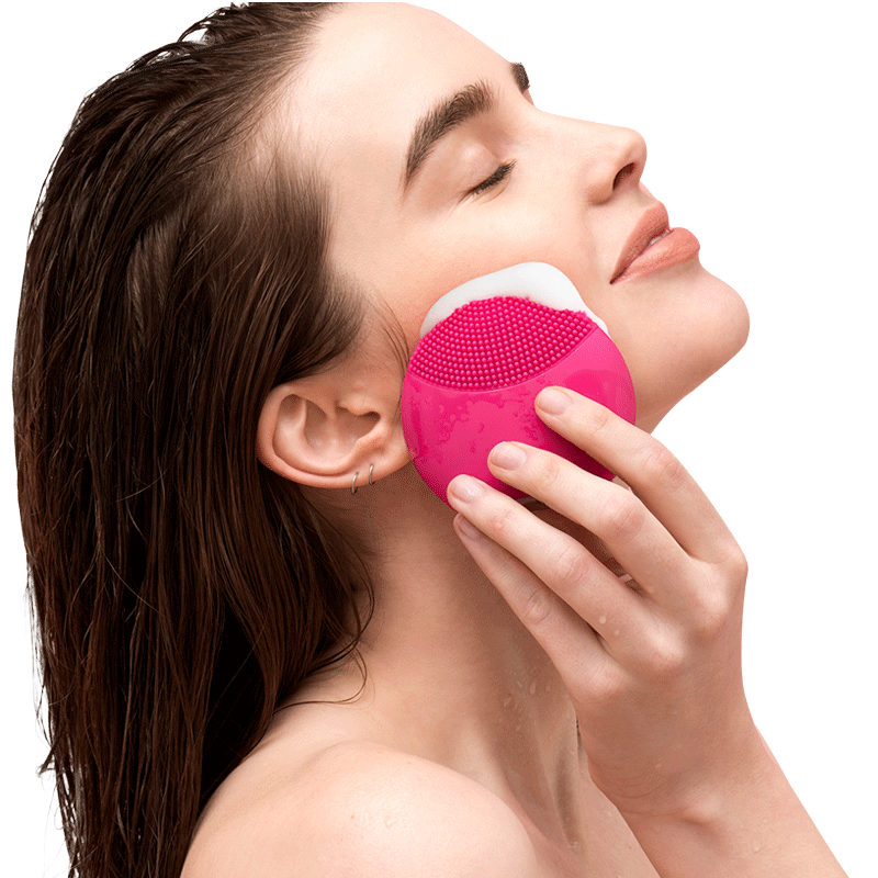 Yamaguchi silicone cleansing. Микротоки для лица Форео. Массажер для лица Forever linaa Mini розовый. Фонофорез фото. FOREO девочка с щеточкой.