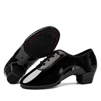 Черная яркая кожаная черная яркая кожаная лапша