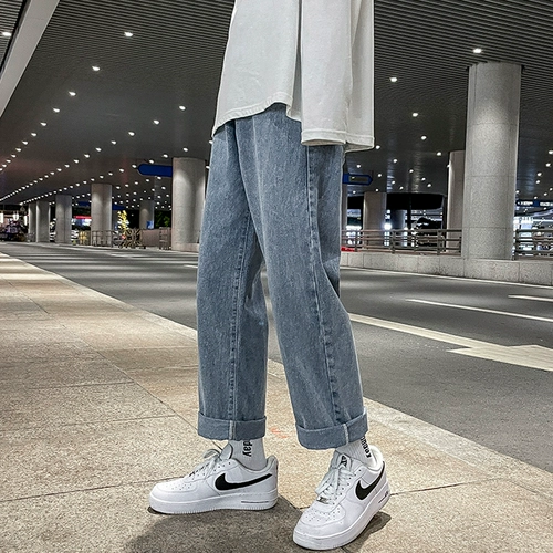 Весенние джинсы, мужские штаны, тренд сезона, свободный прямой крой