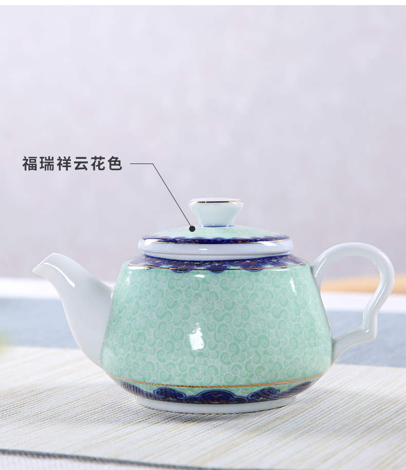 Three thousand ceramic teapot tea village household black tea pu 'er tea, large blue and white hand pot of archaize single pot