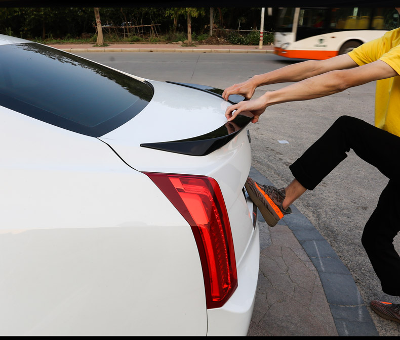 Cadillac ATSL cánh sau sửa đổi môi phía trước váy bên được bao quanh bởi bộ D3 ATSL sửa đổi cánh trên chuyên dụng không có lỗ cánh gió xe hơi