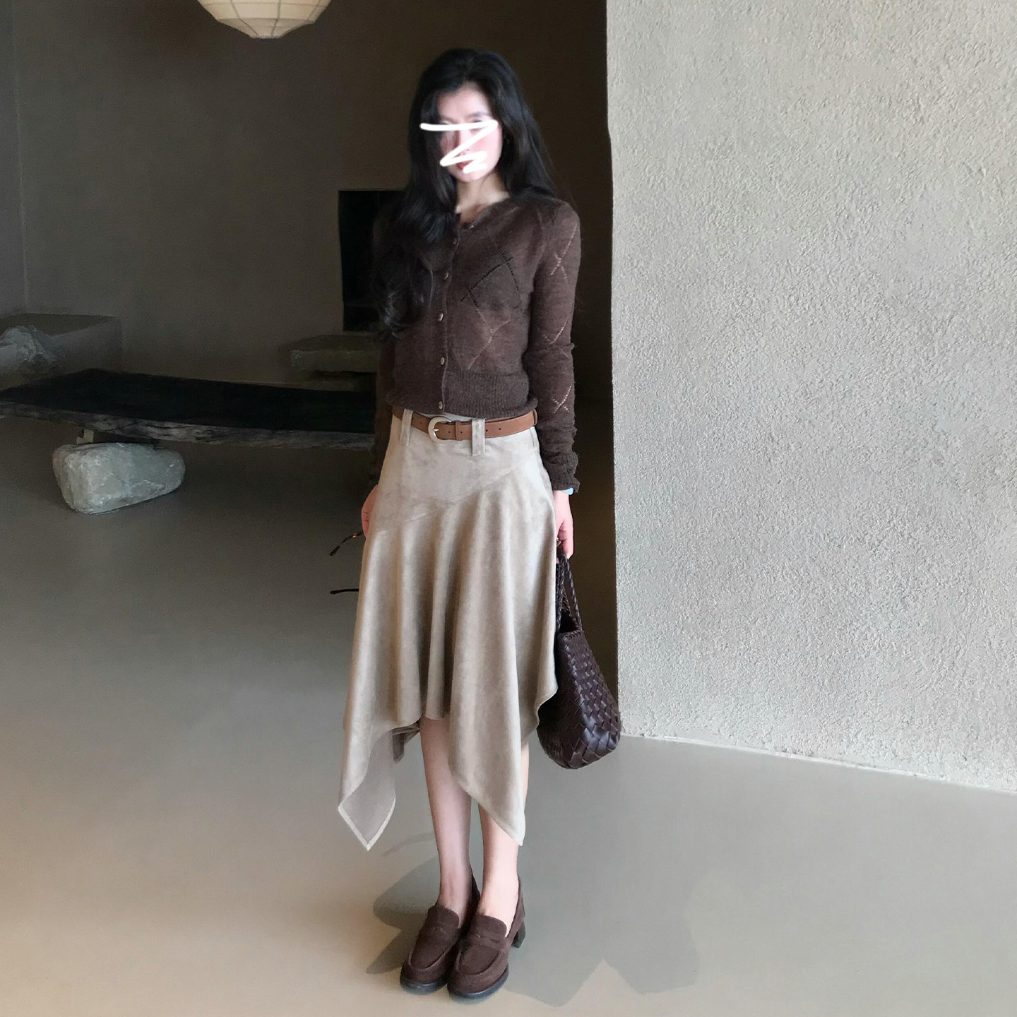 韩系巨好看早秋季穿搭一整套2026新款咖色针织衫不规则半身裙套装