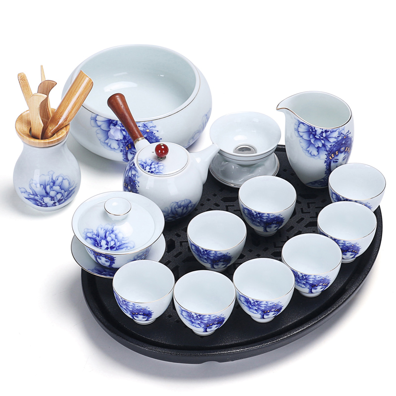 The whole household ceramics kung fu tea art tureen tea cups to wash to The see colour white porcelain Peking Opera blue and white porcelain tea set