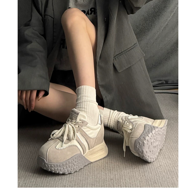2026 Spring and Autumn Style Invisible Height-Increasing Women's Shoes with 8cm Thick Soles for Petite and Short People, Casual and Versatile Dad Shoes