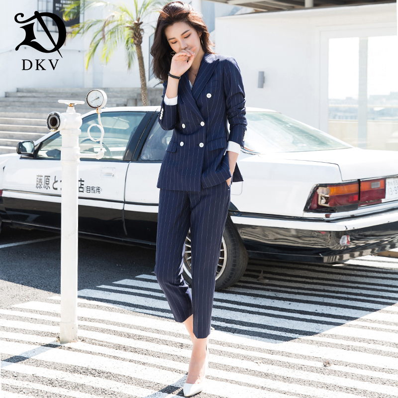 Tailleur femme - Ref 3244946 Image 1