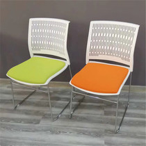 Office chair Training chair Conference room chair Staff plastic chair Mesh conference chair Student desk chair without armchair