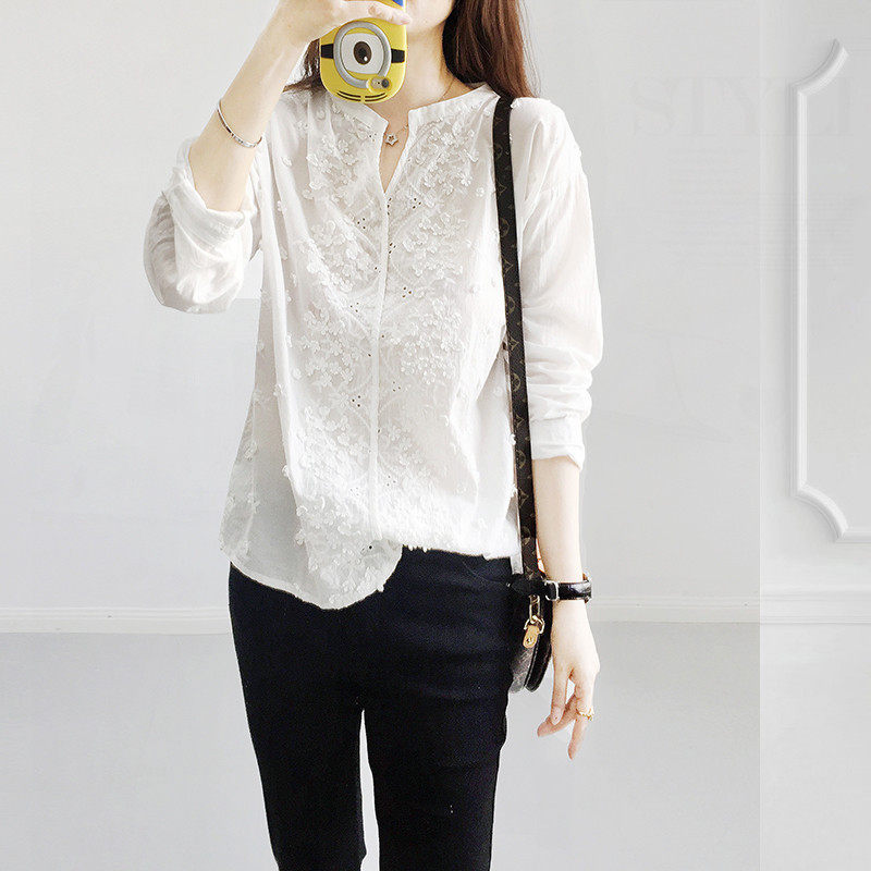 White shirt woman cotton Han edition fresh old embroidery style sweet 2022 new V - collar long sleeve shirt woman