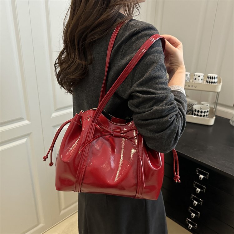 Korean Niche Handbag Tote Bag for Women 2025 New Trendy Fashion Versatile Shoulder Bag with Bowknot Korean Niche Handbag Tote Bag for Women 2025 New Trendy Fashion Versatile Shoulder Bag with Bowknot